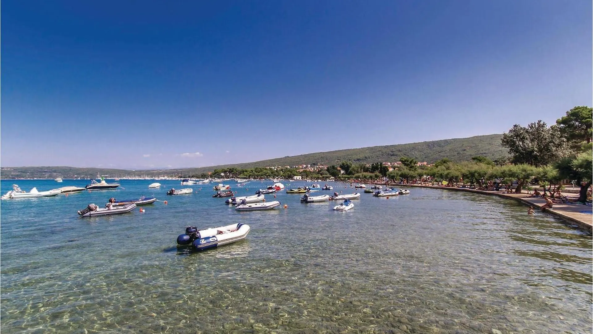 1 Bedroom Stunning Apartment In Kornic