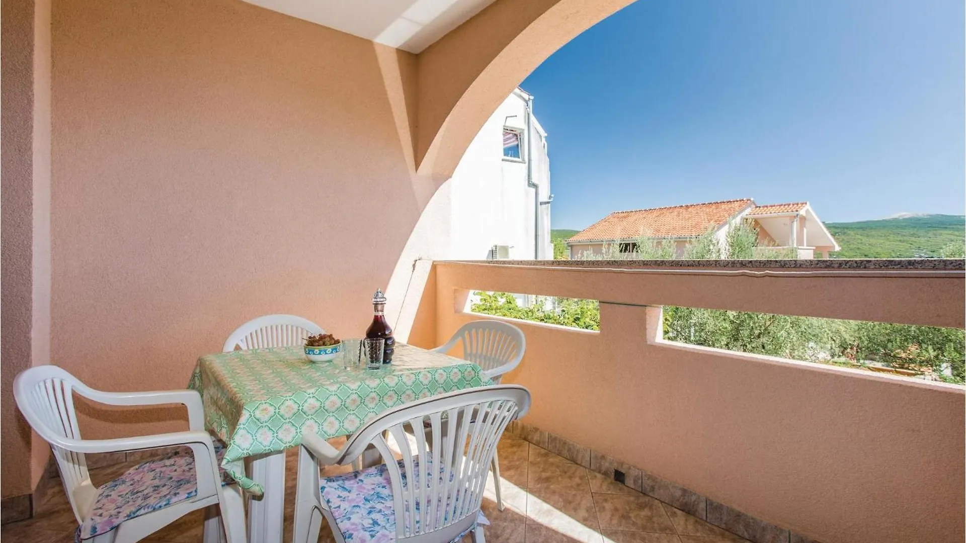 1 Bedroom Stunning Apartment In Kornic